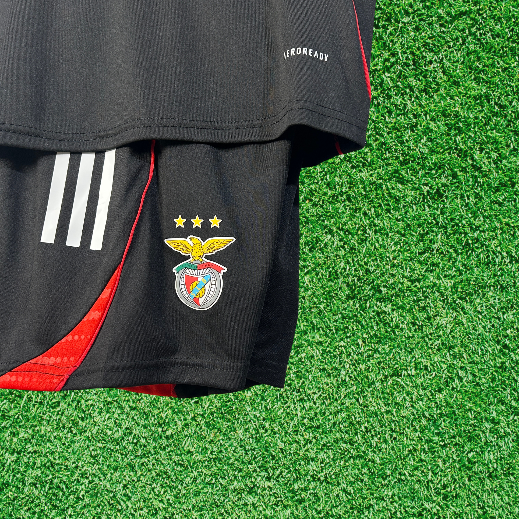 Kit SL Benfica Treino 25/26 Infantil